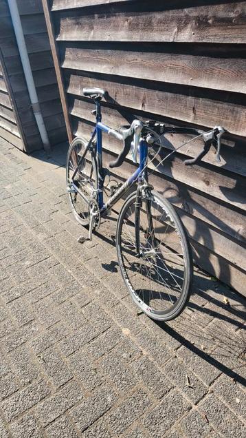 Racefiets beschikbaar voor biedingen