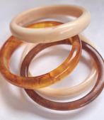 Set van 4 vintage armbanden, Sieraden, Tassen en Uiterlijk, Armbanden, Ophalen of Verzenden, Zo goed als nieuw, Bruin, Kunststof of Plastic