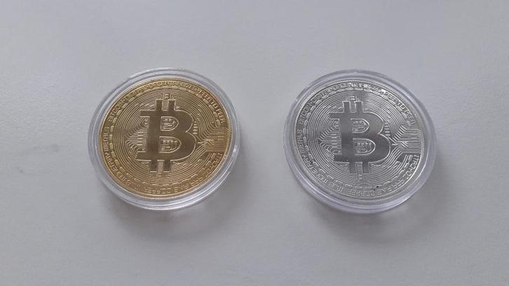 Bitcoin in munthouder, Postzegels en Munten, Munten | Europa | Niet-Euromunten, Losse munt, Overige landen, Ophalen of Verzenden