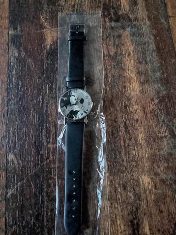 Mickey Mouse Horloge - Leuk en Uniek! beschikbaar voor biedingen