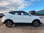 MG ZS EV Luxury 45 kWh | Navi | Leder | Panoramadak | Camera, Zwart, ZS, 1507 kg, Wit