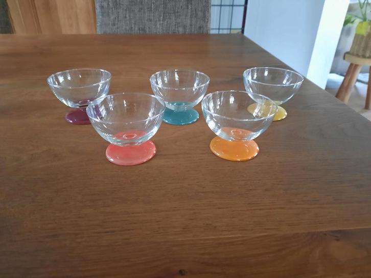5 Antieke glazen schaaltjes, Huis en Inrichting, Keuken | Servies, Schaal of Schalen, Overige stijlen, Glas, Ophalen