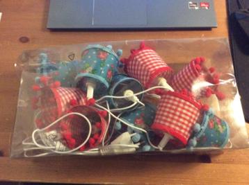 Licht slinger mini lampekapjes. 10 hangers. Ongebruikt beschikbaar voor biedingen