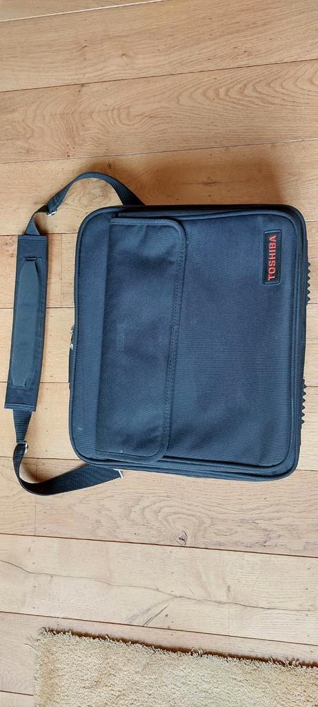 Toshiba Computertas - Zo Goed Als Nieuw, Computers en Software, Laptoptassen, Zo goed als nieuw, Schoudertas, 15 inch, Ophalen