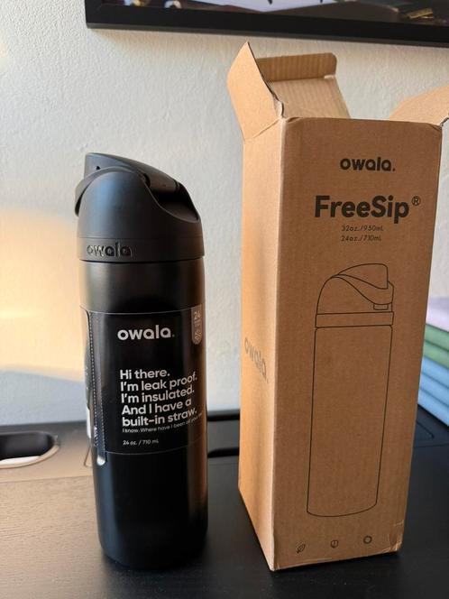 Owala FreeSip 710 ml - Zwart - NIEUW, Sport en Fitness, Bidons, Zo goed als nieuw, Ophalen of Verzenden