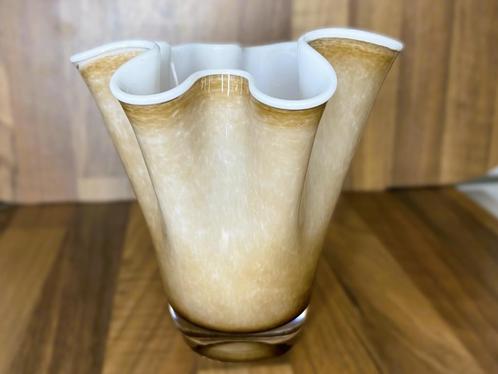 Decoratieve Oyster vaas | moderne schelpvorm | glaswerk, Huis en Inrichting, Woonaccessoires | Vazen, Zo goed als nieuw, Overige kleuren
