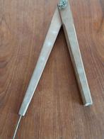 Oude Houten Bordpasser van Tante Brocante, Antiek en Kunst, Antiek | Gereedschap en Instrumenten, Ophalen of Verzenden