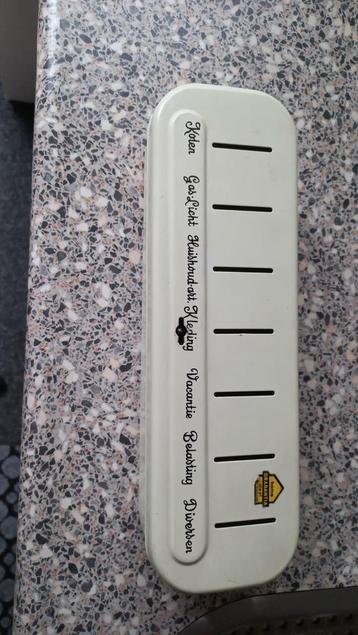 Vintage weekgeld kistje - Retro Design beschikbaar voor biedingen