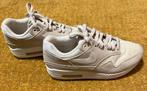 Air max 1 desert sand, Ophalen of Verzenden, Zo goed als nieuw, Beige, Sneakers of Gympen
