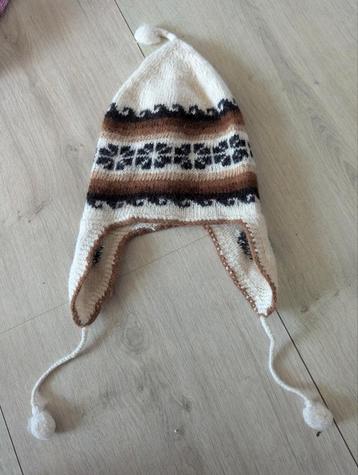 Alpaca muts Peru met oorflappen 100% alpacawol  beschikbaar voor biedingen