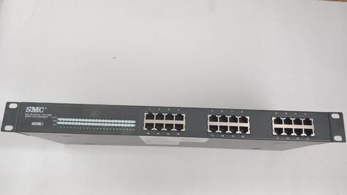 SMC EZ1024DT 24-poorts Fast Ethernet switch – 10/100, Computers en Software, Netwerk switches, Gebruikt, Ophalen of Verzenden