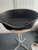 Hondenmand en eet en drenkbak op standaard, Ophalen of Verzenden, Gebruikt