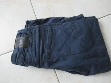 broek maat 134-140 beschikbaar voor biedingen