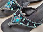 Mooie zwarte slippers/sandalen met turquoise maat 39, Slippers, Zwart, Ophalen of Verzenden, Zo goed als nieuw