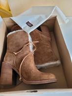 UGG laarsjes NIEUW/ in doos  mt 39, UGG, Bruin, Lage of Enkellaarzen, Nieuw