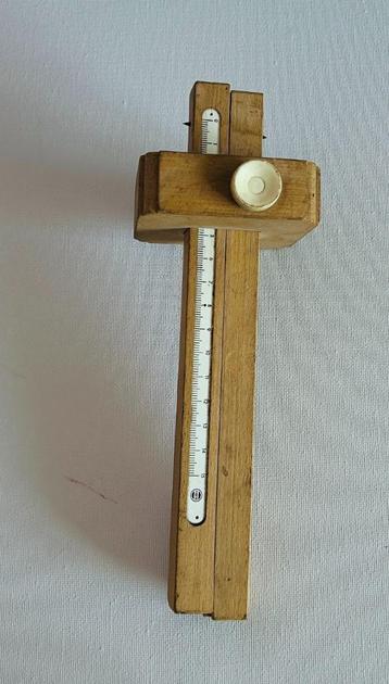 kruishout lengte ca 23 cm  beschikbaar voor biedingen