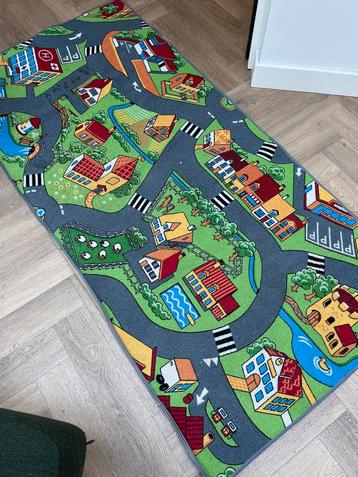 Speelkleed met straten en huizen 93x200 beschikbaar voor biedingen