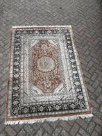 Perzisch tapijt met beschadigingen, Huis en Inrichting, Stoffering | Tapijten en Kleden, Ophalen, Gebruikt, 100 tot 150 cm, Bruin