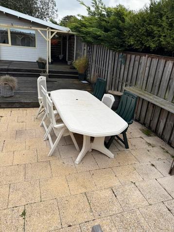 Hartman tuin set tafel met stoelen buiten beschikbaar voor biedingen