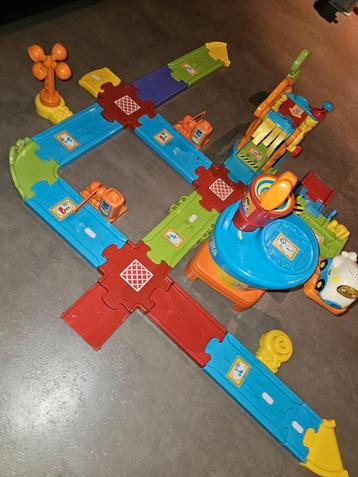 Vtech Toet Toet Auto Racebaan beschikbaar voor biedingen