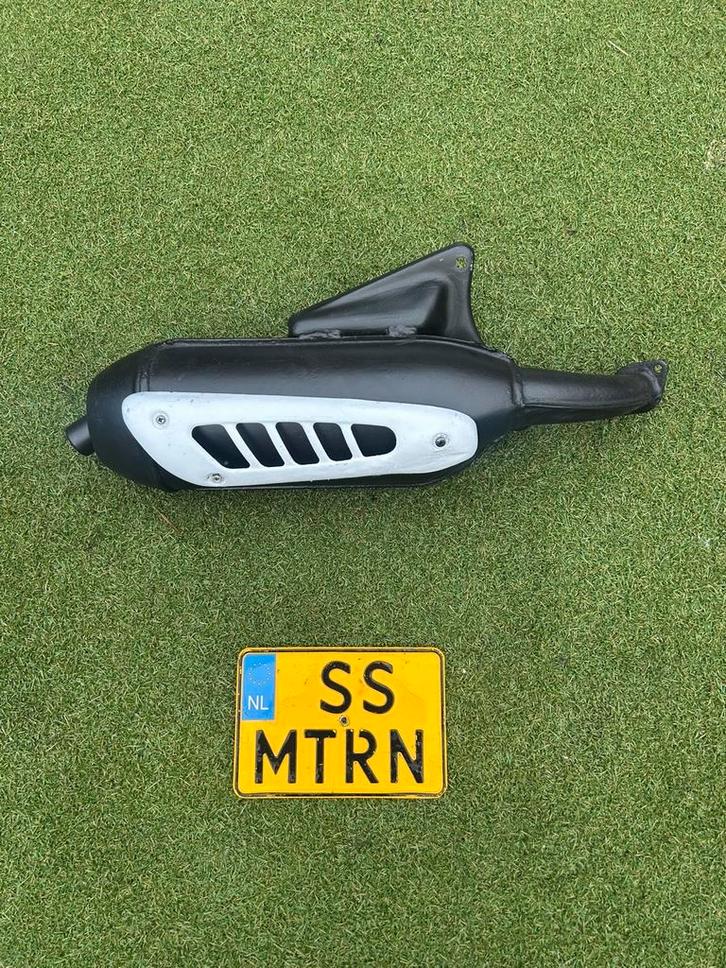 Sm04 uitlaat 125cc / 180cc, Motoren, Tuning en Styling, Ophalen of Verzenden