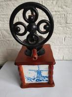 Antieke koffiemolen met Delfts blauw, Antiek en Kunst, Ophalen of Verzenden