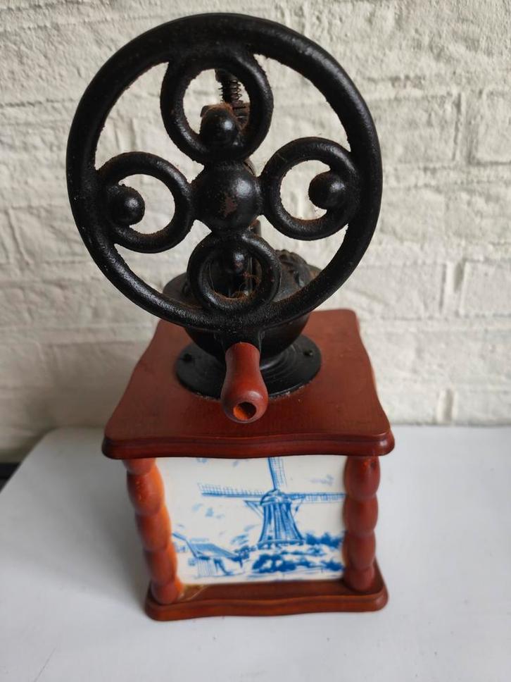 Antieke koffiemolen met Delfts blauw, Antiek en Kunst, Antiek | Keukenbenodigdheden, Ophalen of Verzenden
