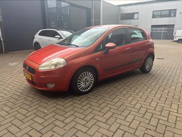 Fiat Punto 1.2 5DR NIEUWE APK!! INRUIL MOGELIJK!  beschikbaar voor biedingen