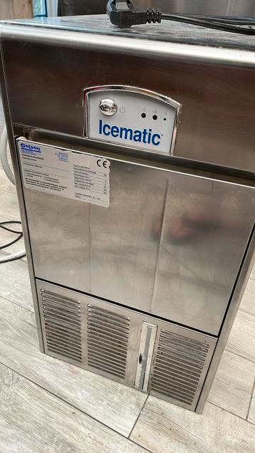 Isematic iksblokjesmachine beschikbaar voor biedingen