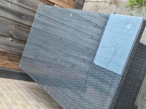 Mooie Wicker Tuin-/Eettafel met Glazen Blad, Stevig & Netjes, Tuin en Terras, Tuinmeubel-accessoires, Zo goed als nieuw, Ophalen