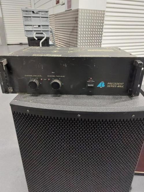 Precedent series versterker 600 LX 2 x 270/425 watt 1 x 750, Audio, Tv en Foto, Buizenversterkers, Versterker, Ophalen