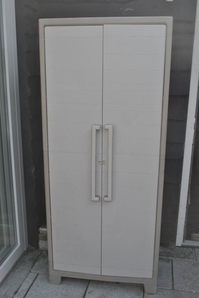 Garage, tuin gereedschapskast, Keter, hoog model, Doe-het-zelf en Verbouw, Gereedschapskisten, Gebruikt, Ophalen