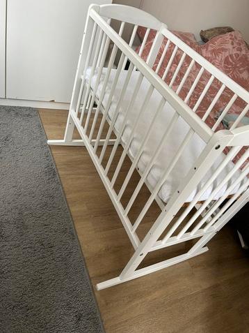 Ledikant Kinderbedje met Aerosleep-matras beschikbaar voor biedingen