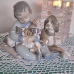 snoezig LLADRTO beeld 5456,  jongen met puppy's, Antiek en Kunst, Antiek | Porselein, Ophalen