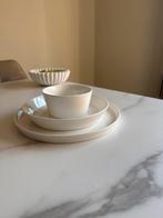 Karaca Stream Bone Bomo 12 Persoons Servies set, Huis en Inrichting, Keuken | Servies, Ophalen of Verzenden, Nieuw, Porselein