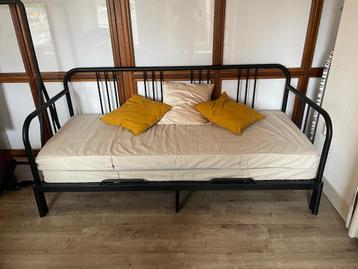 For Sale: IKEA FYRESDAL Convertible Sofa Bed – €150 beschikbaar voor biedingen