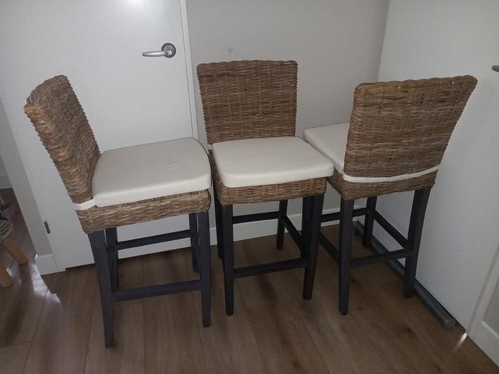 Als nieuw: Barkrukken riet, 3 stuks. Provence Leenbakker, Huis en Inrichting, Barkrukken, Zo goed als nieuw, 60 tot 90 cm, Hout