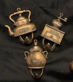 4 messing haakjes voor in de keuken, Antiek en Kunst, Ophalen of Verzenden