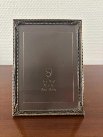 Vintage fotolijstje Jyden koperkleurige metalen rand 13*18. beschikbaar voor biedingen