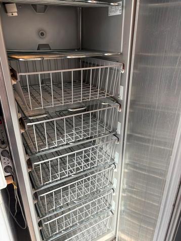 Te koop gram vriezer rvs beschikbaar voor biedingen