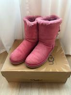 UGG bailey bow maat 39, Snowboots, Ophalen of Verzenden, Roze, Zo goed als nieuw