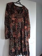 Leuke gewerkte  jurk, Kleding | Dames, Jurken, Ophalen of Verzenden, Zo goed als nieuw, Maat 46/48 (XL) of groter, Onder de knie