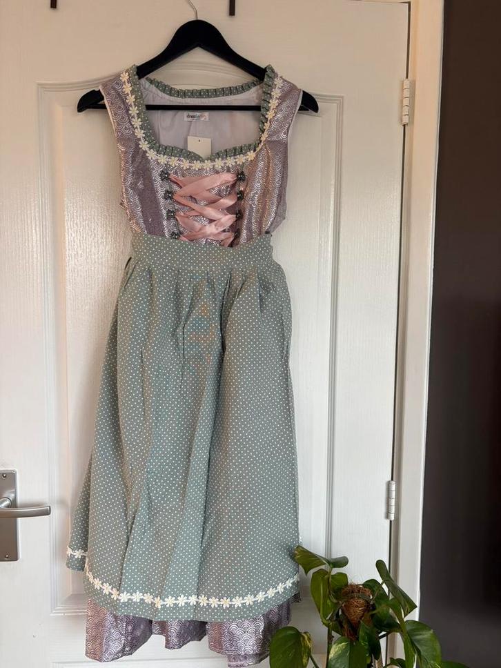 Mooie dirndl Oktoberfest nieuw! Maat M, Kleding | Dames, Carnavalskleding en Feestkleding, Nieuw, Kleding, Carnaval, Maat 38/40 (M)