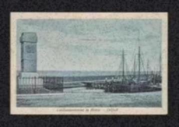 Delfzijl Loodsenmonument en Haven Vissersboten. beschikbaar voor biedingen