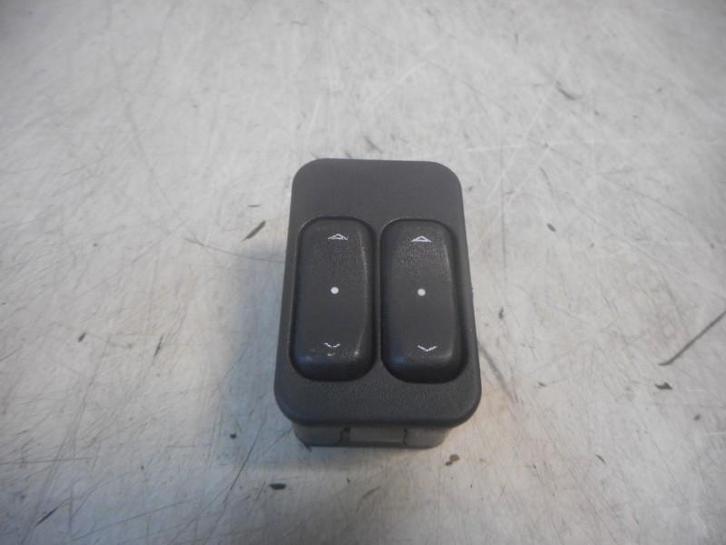 Raamschakelaar Links Voor Opel Corsa C (F08/68) 24409205RU, Auto-onderdelen, Elektronica en Kabels, Opel, Gebruikt