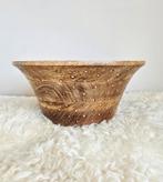 Grote houten kom met bijzonder reliëf, ., Rond, Ophalen of Verzenden, Zo goed als nieuw