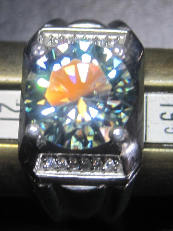 Moissanite 8 krt mooi ring M 20,3 moissanite diamant genoemd, Sieraden, Tassen en Uiterlijk, Ringen, Zo goed als nieuw, Dame of Heer