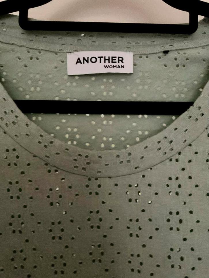 Another Woman Mintgroen Broderie Shirt M, Kleding | Dames, T-shirts, Zo goed als nieuw, Maat 38/40 (M), Groen, Korte mouw, Ophalen of Verzenden