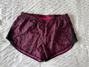 Te koop: Nike Running Short Dames Maat XL zwart/roze beschikbaar voor biedingen