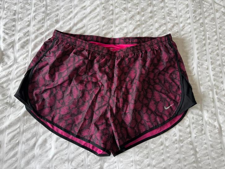 Te koop: Nike Running Short Dames Maat XL zwart/roze, Kleding | Dames, Sportkleding, Nieuw, Hardlopen of Fietsen, Maat 46/48 (XL) of groter